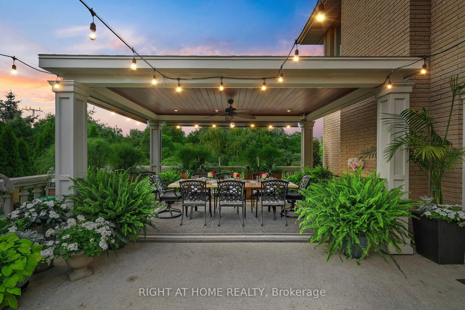 14 Delbrook Court • Hamilton, ON photo 6