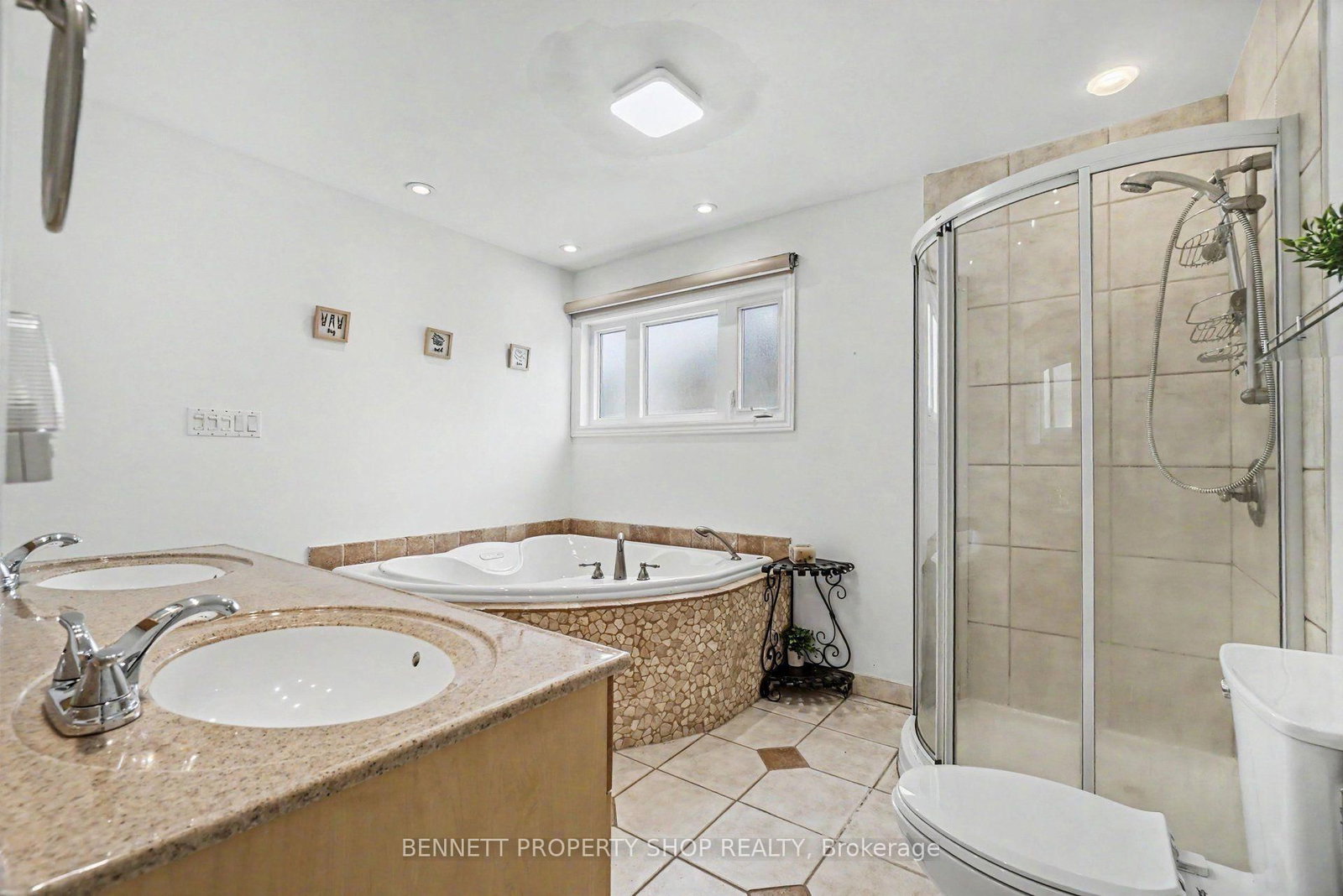 1879 Leclair Crescent • Orleans, ON photo 12