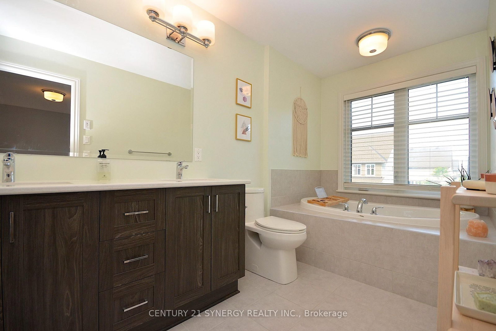 652 Vivera Place • Ottawa, ON photo 25