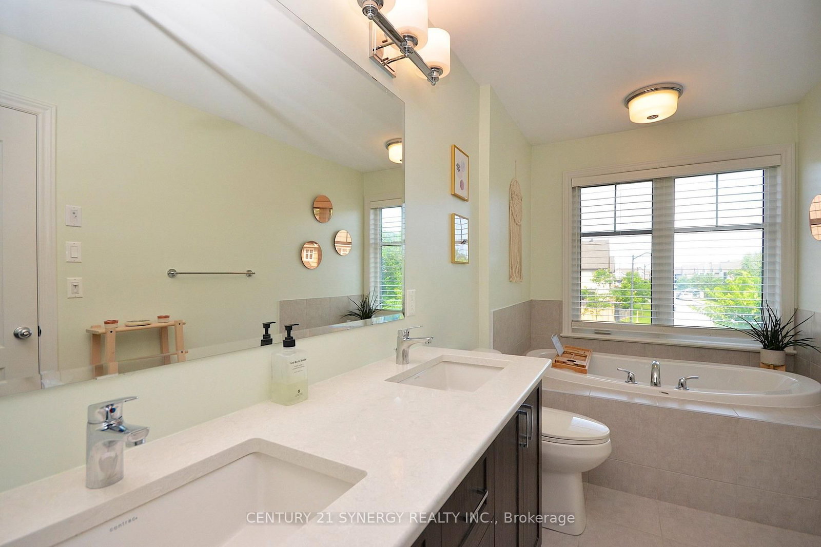 652 Vivera Place • Ottawa, ON photo 27
