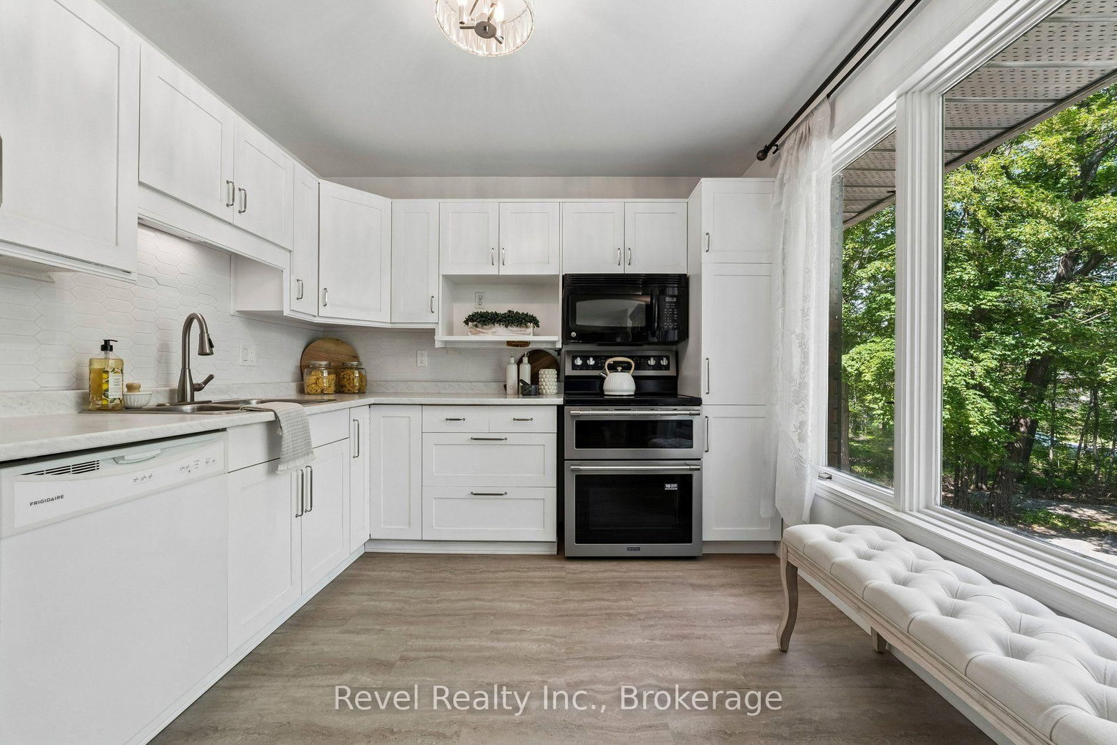18 S Bessie Avenue • Kawartha Lakes, ON photo 23