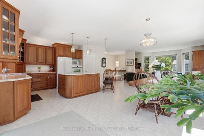 422 N Third Avenue • South Bruce Peninsula, ON photo 5
