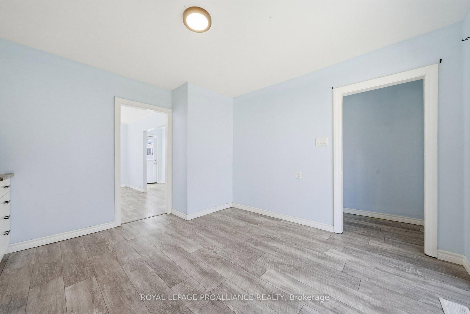 38 Oak Street • Belleville, ON photo 15