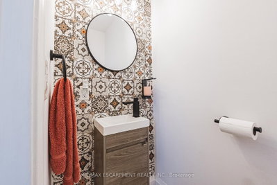 239 Rosewood Road • Hamilton, ON photo 3