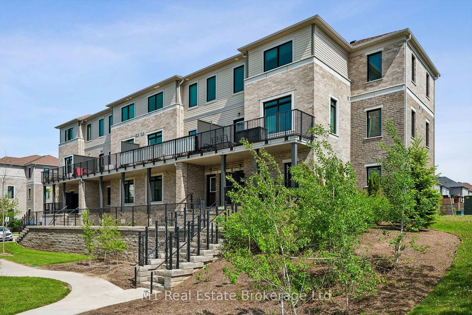 107 Westra Drive • #17 • Guelph, ON photo 2