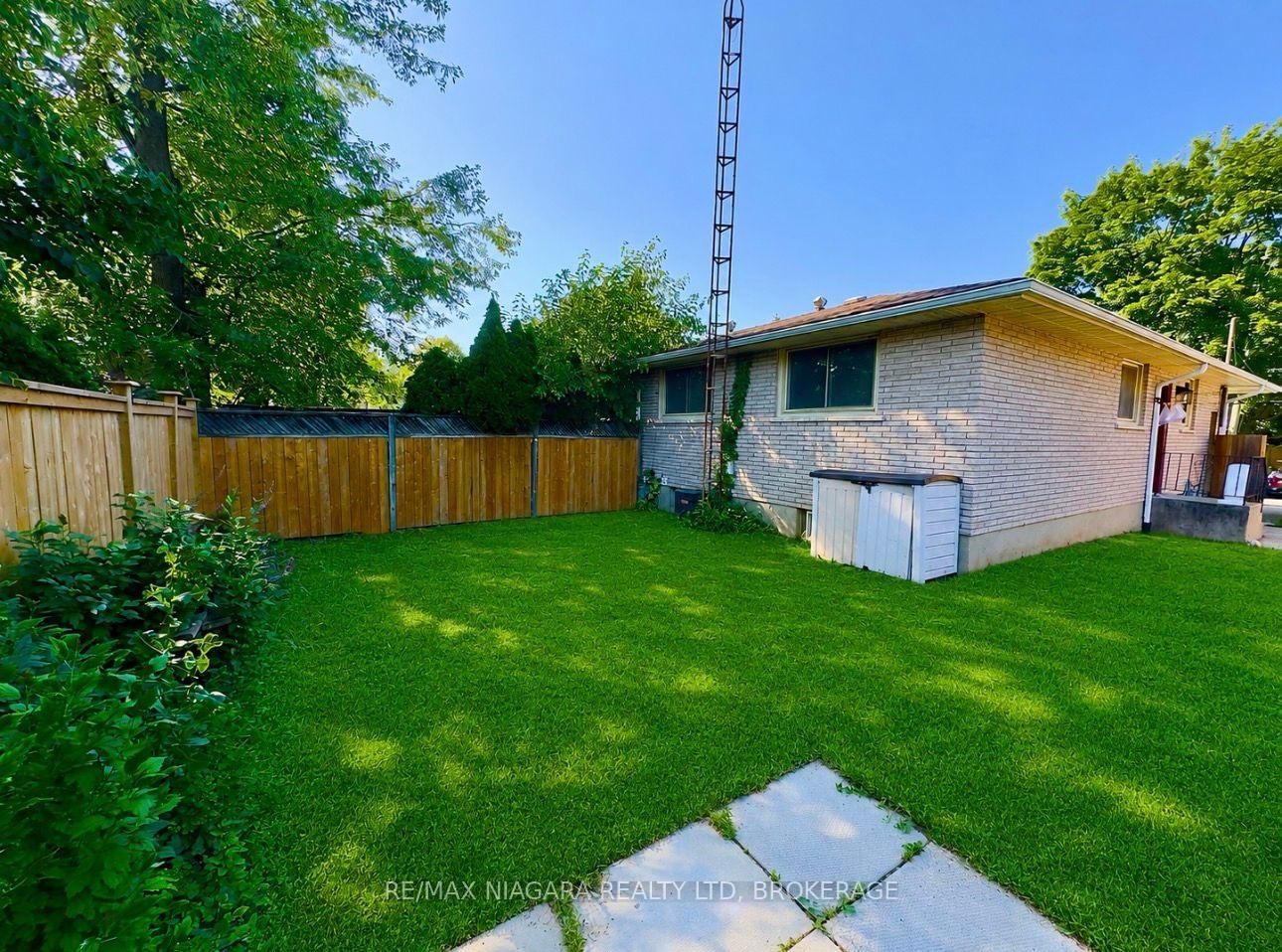 8 Lakehurst Drive • St. Catharines, ON photo 20