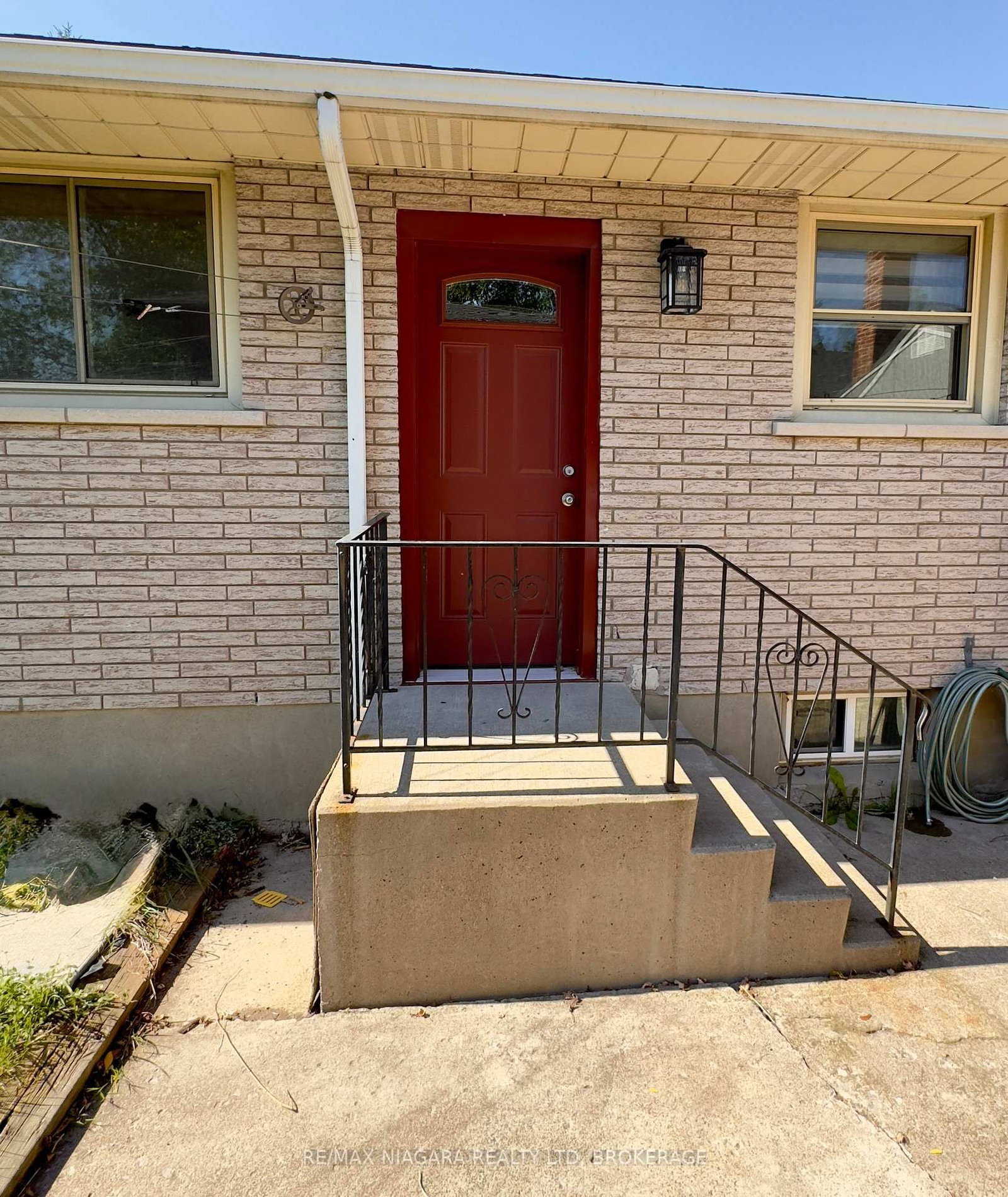 8 Lakehurst Drive • St. Catharines, ON photo 21
