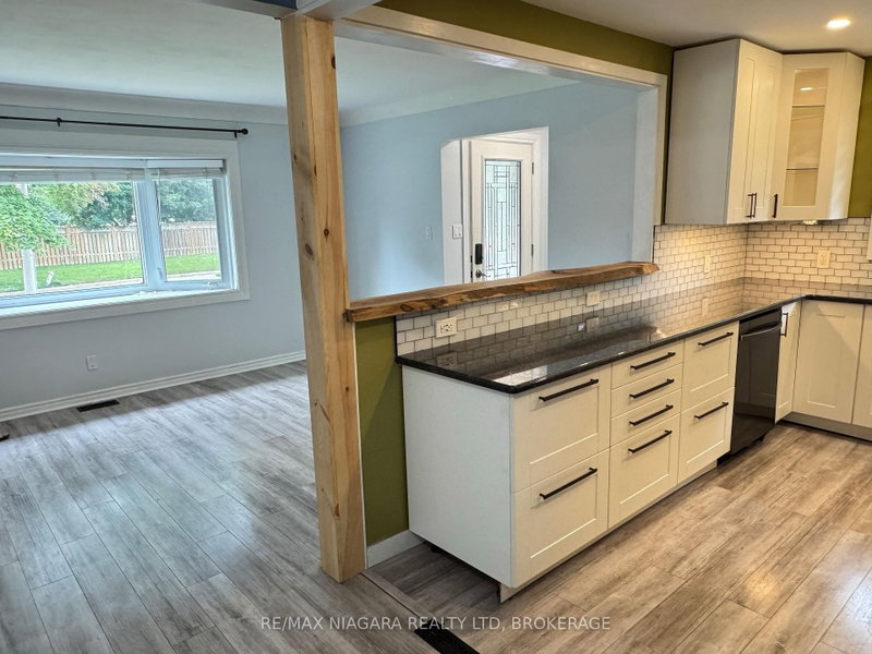 8 Lakehurst Drive
