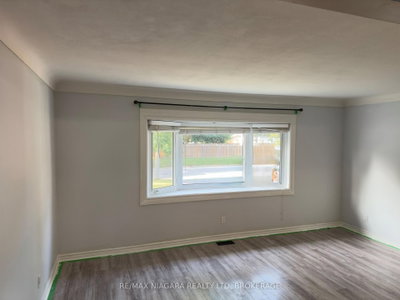 8 Lakehurst Drive • St. Catharines, ON photo 4