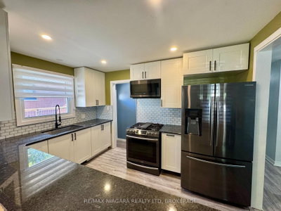 8 Lakehurst Drive • St. Catharines, ON photo 5