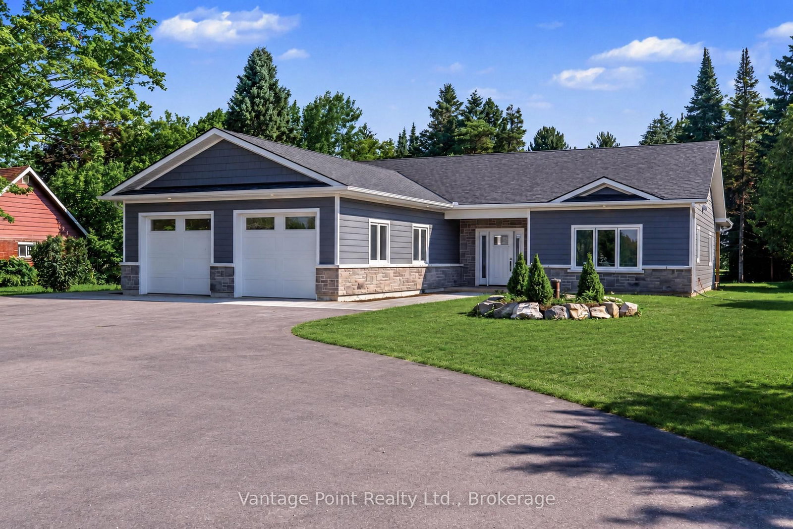 107 Toronto Road • Grey Highlands, ON photo 1