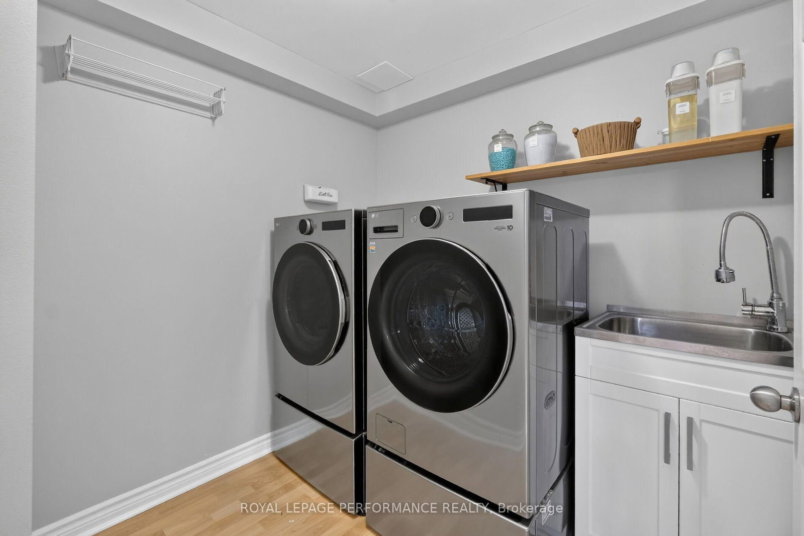 990 Lucille Way • Ottawa, ON photo 38