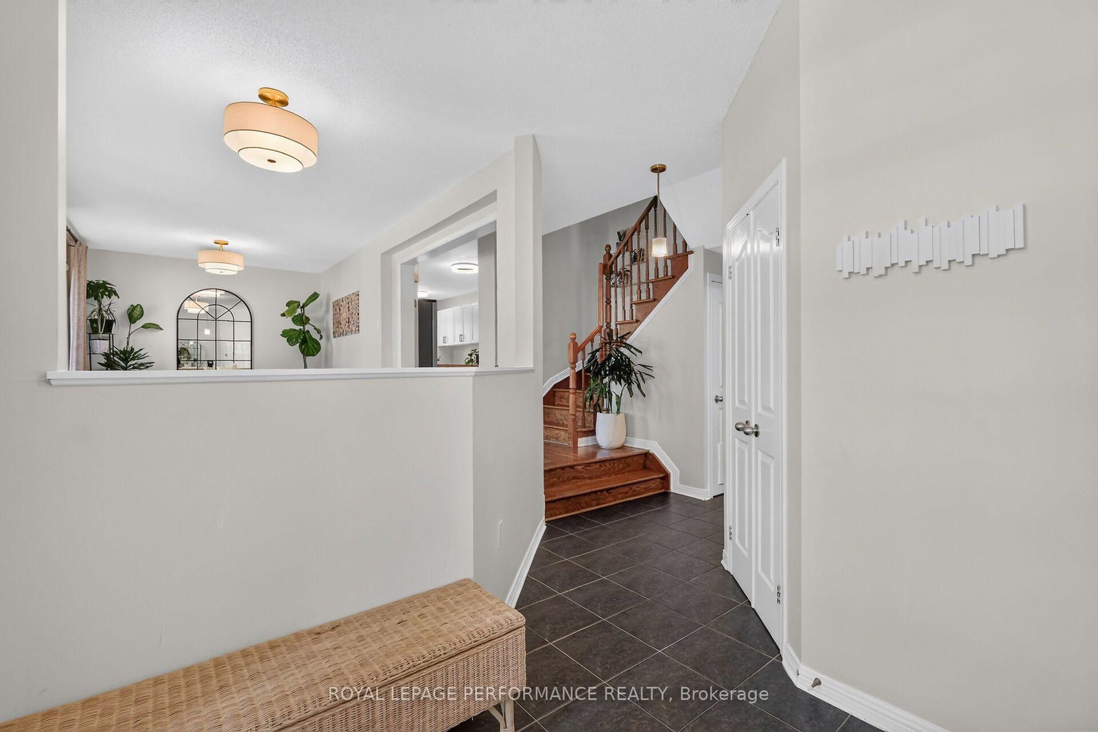 990 Lucille Way • Ottawa, ON photo 5