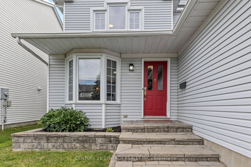 596 Deancourt Crescent