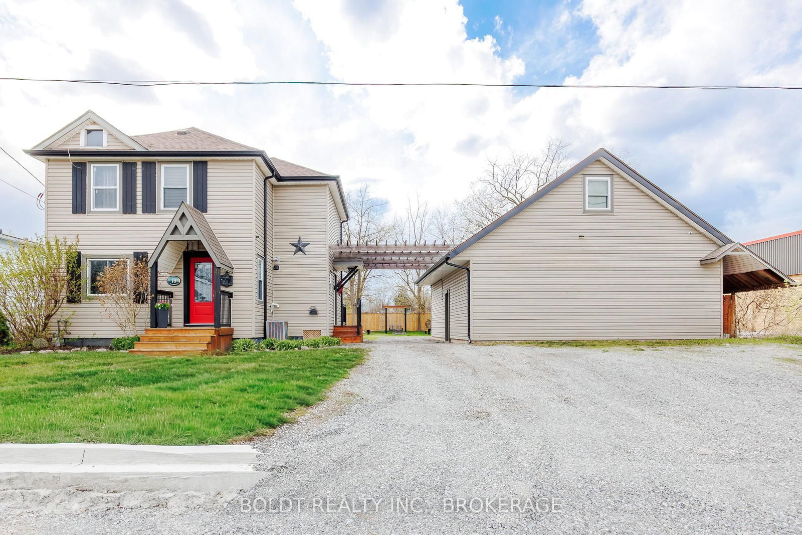 19 Patricia Avenue • Welland, ON photo 1