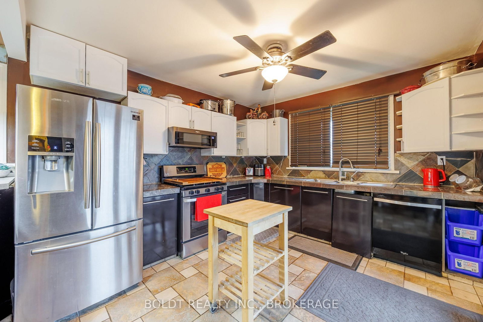 19 Patricia Avenue • Welland, ON photo 6