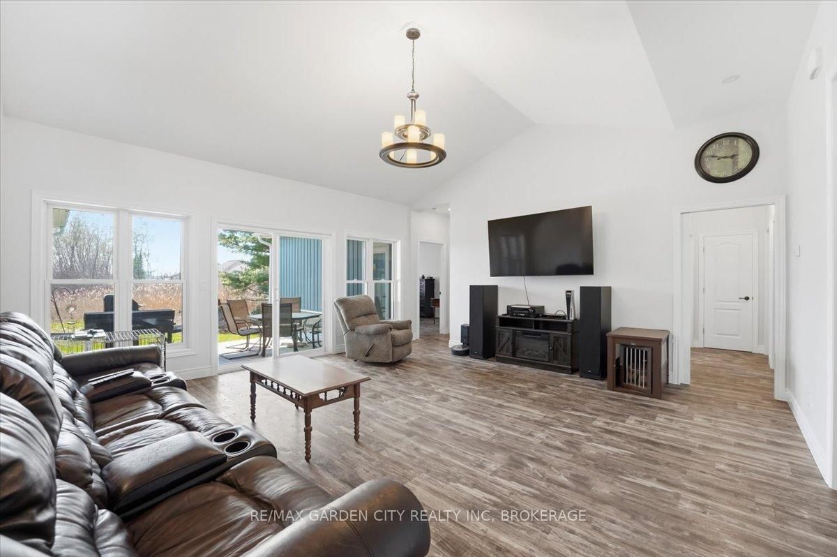 782 North Shore Drive • Haldimand, ON photo 8