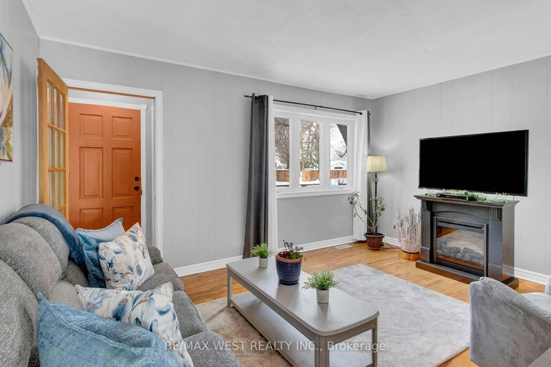 15 Millwood Road