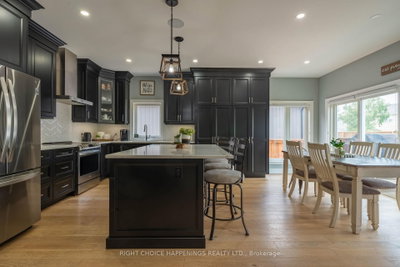 28 Harvard Court — more photos