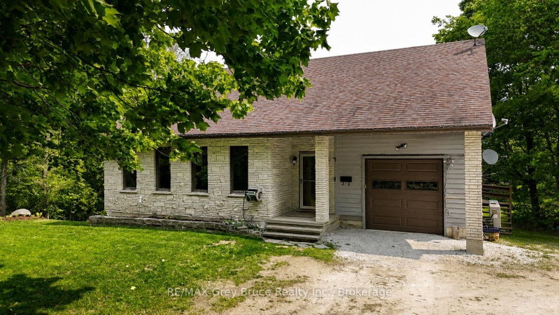 1033 Bruce Road 9