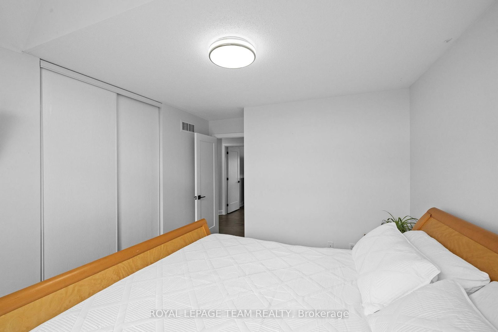 6936 Mary Anne Drive • Ottawa, ON photo 26