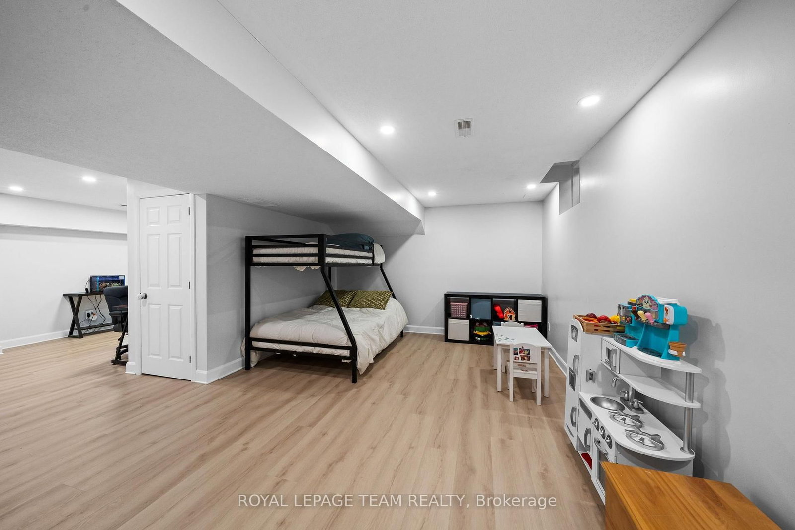 6936 Mary Anne Drive • Ottawa, ON photo 35