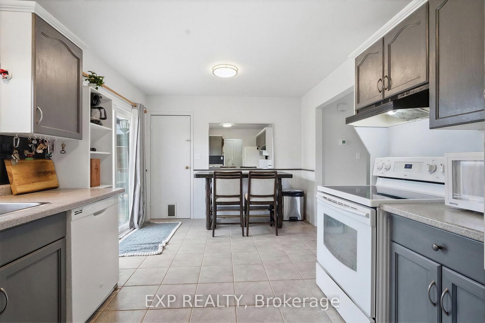 8 Abbott Lane • Haldimand, ON photo 11