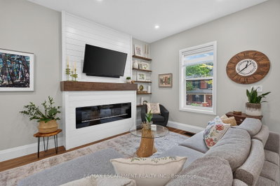 122 Stuart Street • Guelph, ON photo 5