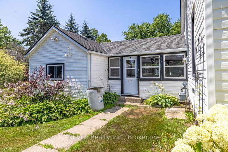 247 Nicolas Rd photo 4