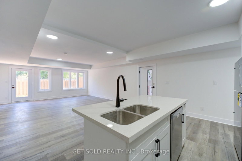 7 - 6701 Thorold Stone Road