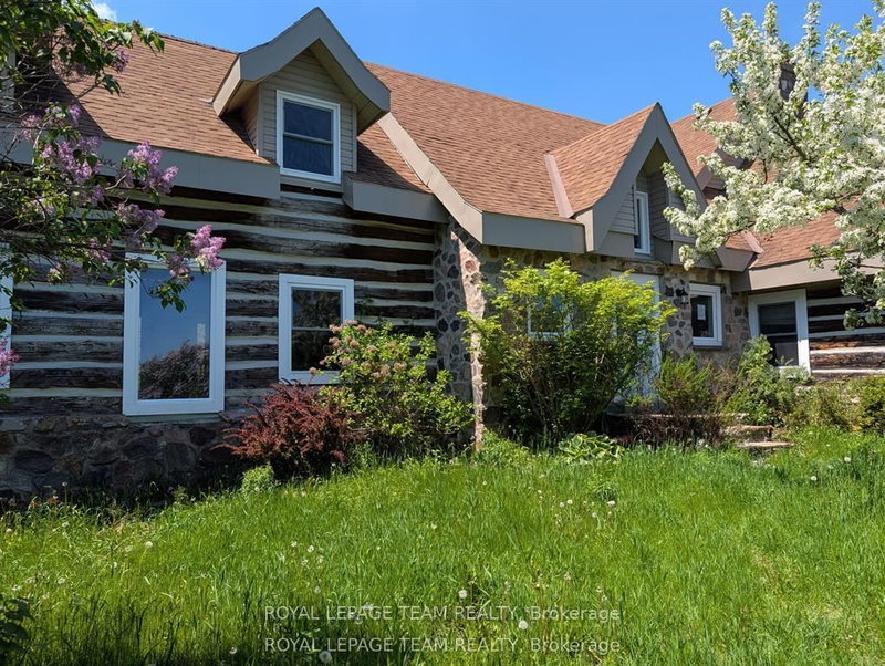9741 Canoe Lake Road, Godfrey