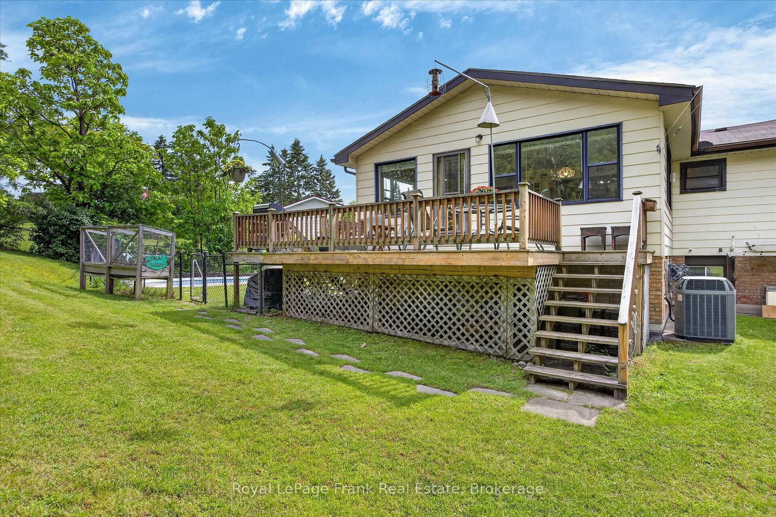 18 Redwood Court • Peterborough, ON photo 30