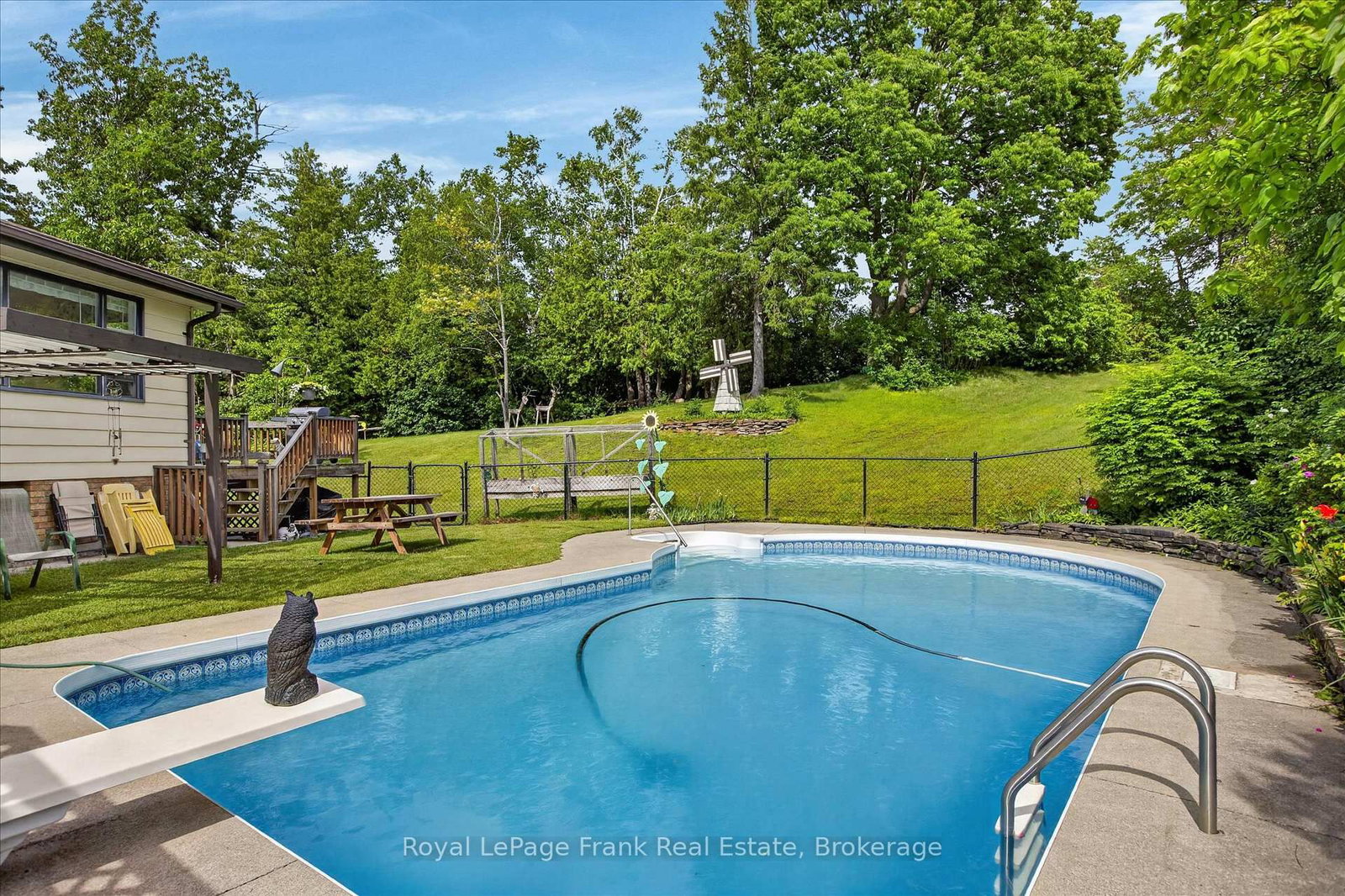 18 Redwood Court • Peterborough, ON photo 33