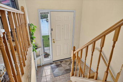 18 Redwood Court • Peterborough, ON photo 4