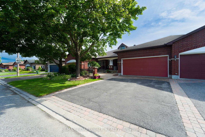 3 Coulson Crt photo 3