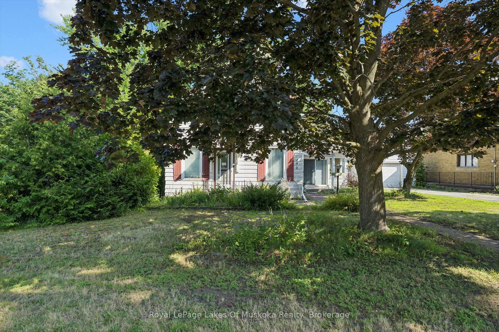 Listing Image 4