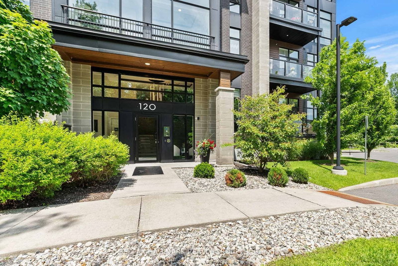 101 - 120 Cortile Private