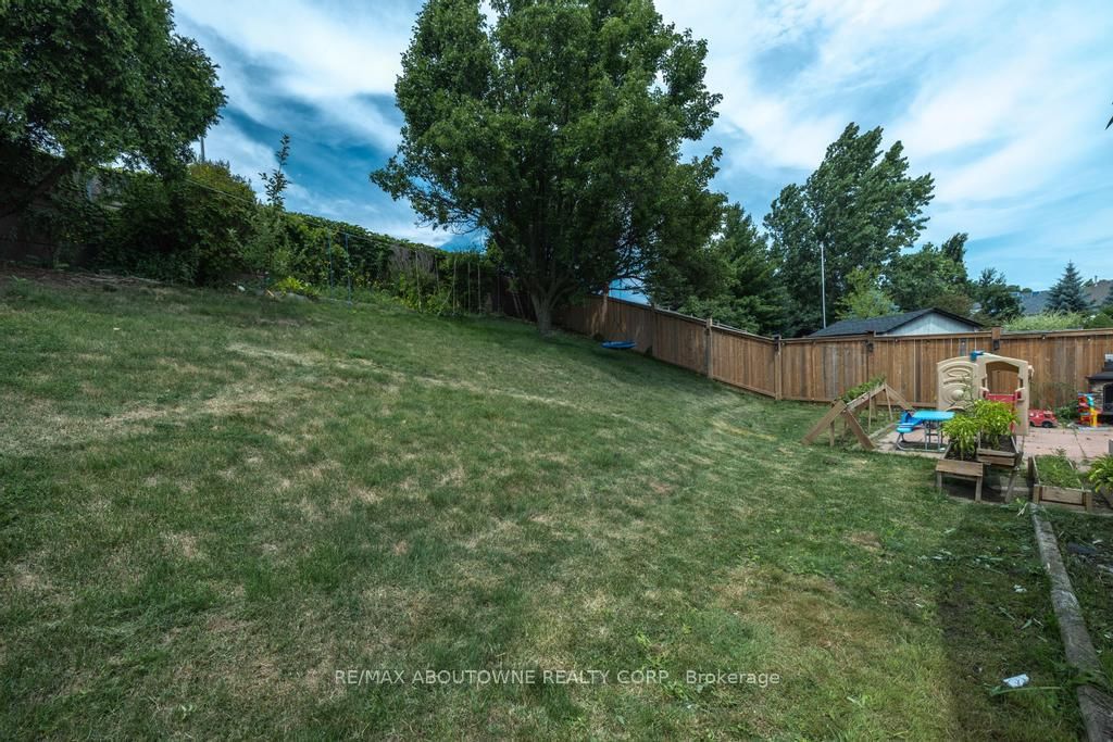 14 SABLE Drive • Hamilton, ON photo 12