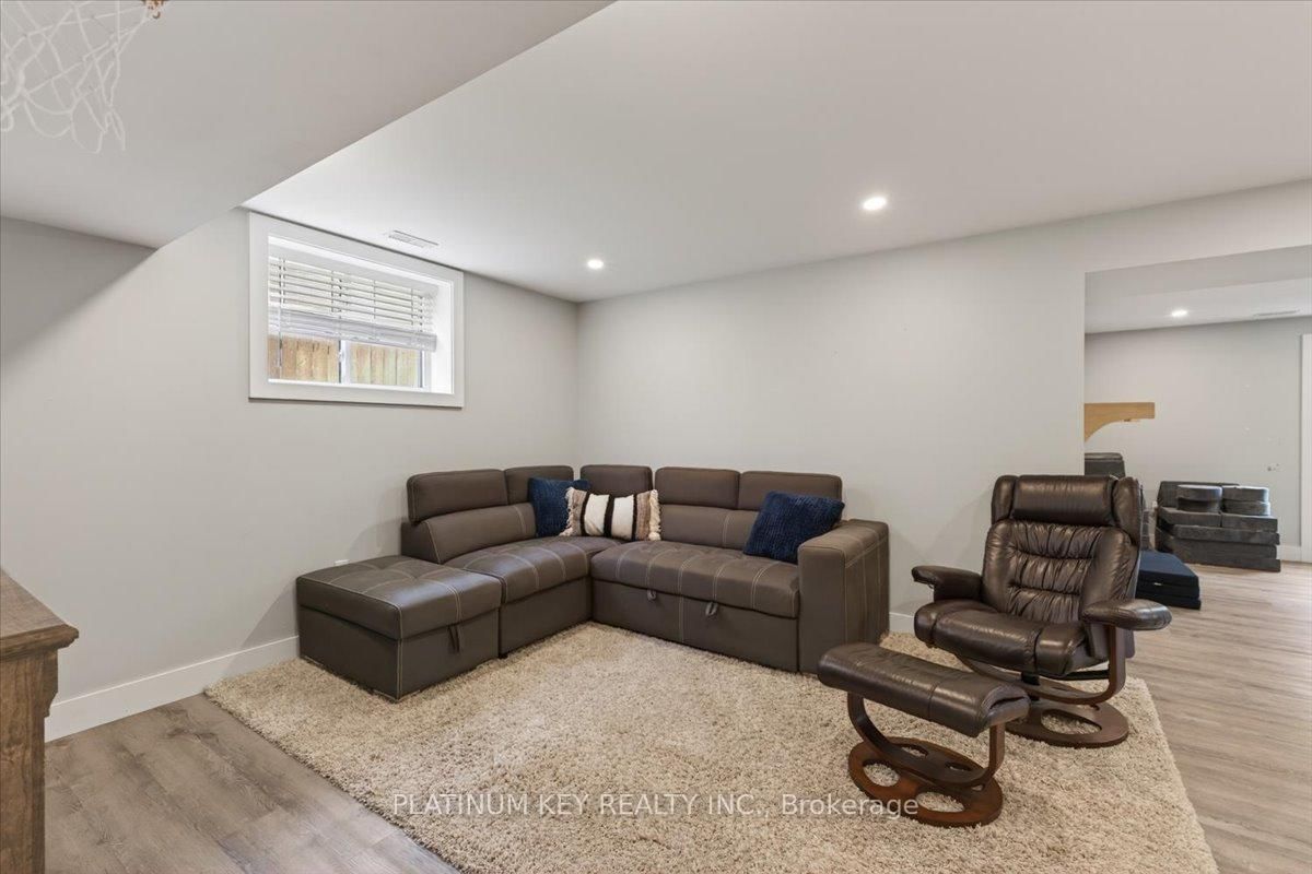 54 Mcneil Street • Strathroy-Caradoc, ON photo 24