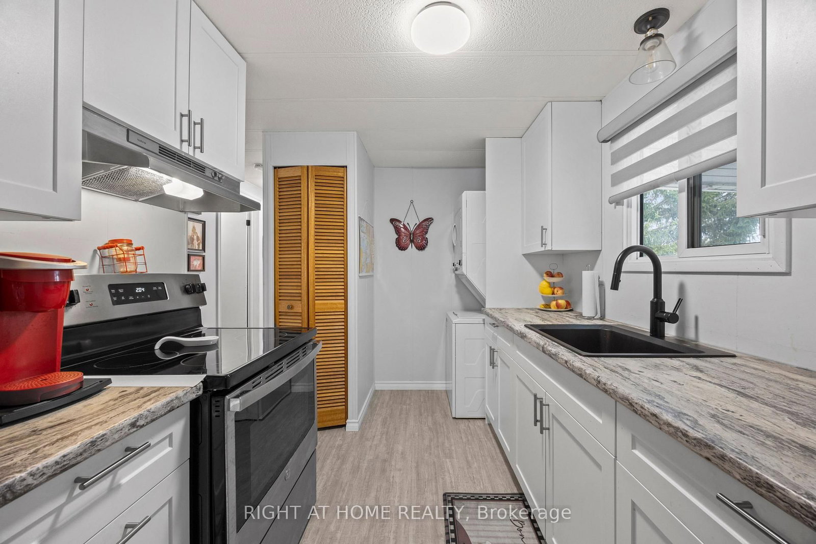 264 Highland Springs • South Huron, ON photo 13