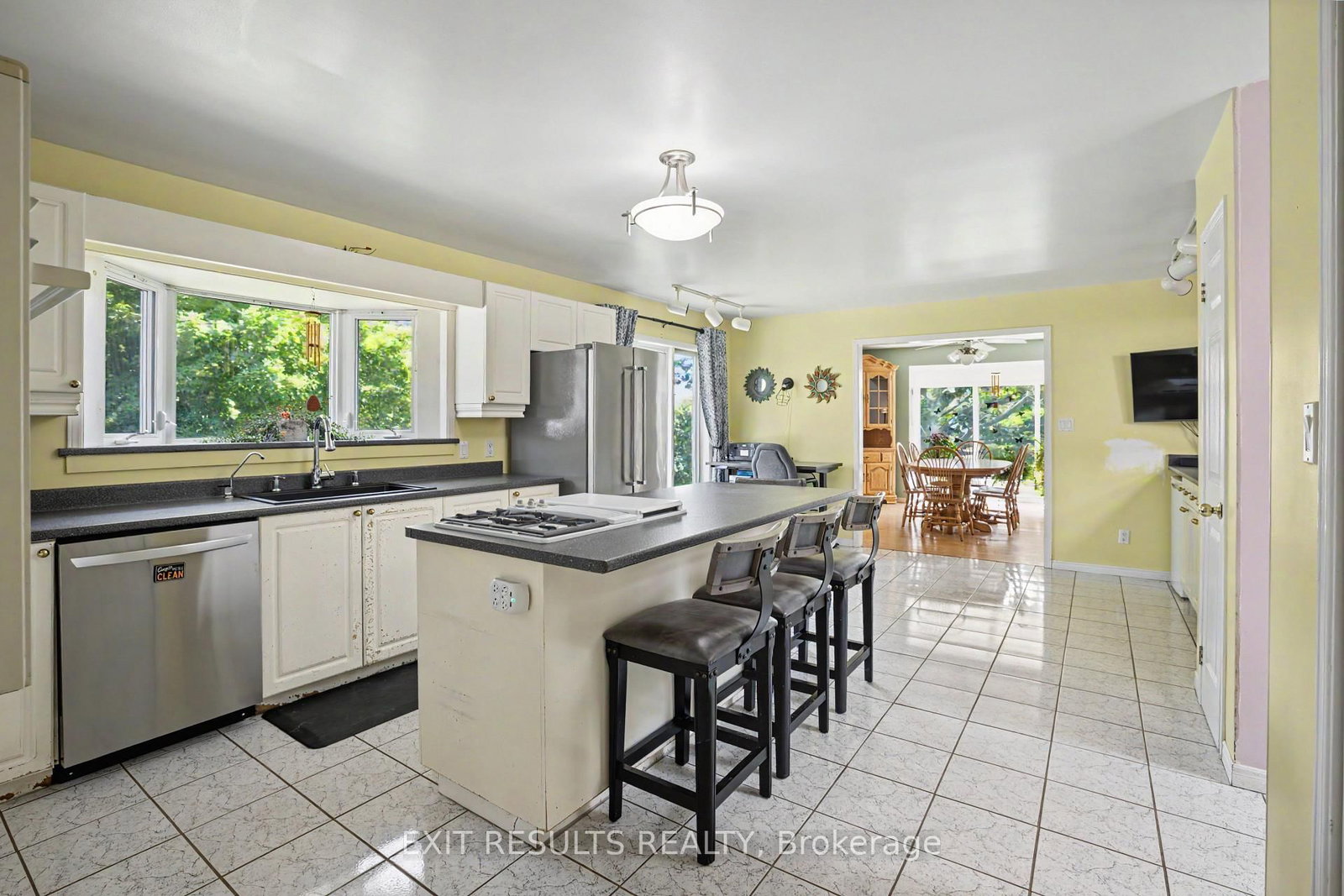 51 Elizabeth Street • Wolfe Island, ON photo 8