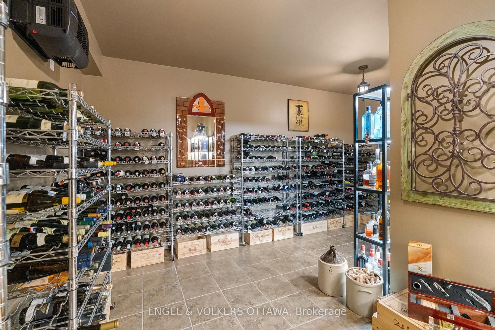 5596 Scobie Crescent • Ottawa, ON photo 37