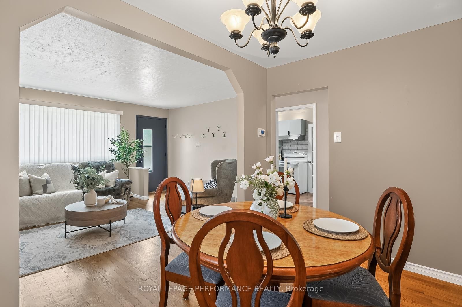 898 Charleswood Avenue • Ottawa, ON photo 12