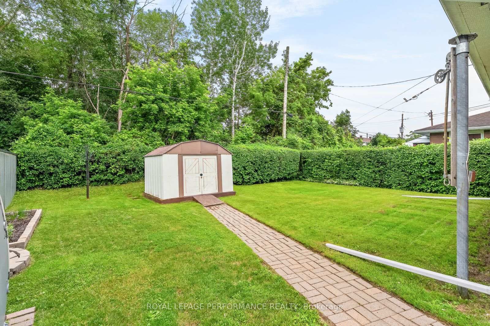 898 Charleswood Avenue • Ottawa, ON photo 34