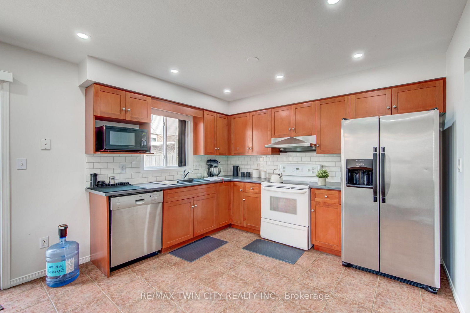15 CHESTER Drive • Cambridge, ON photo 10