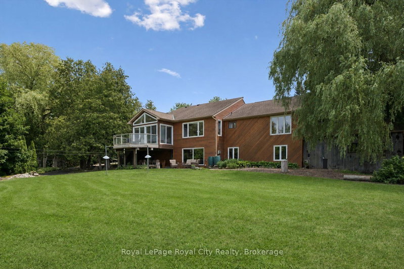 8060 Wellington 18 Road