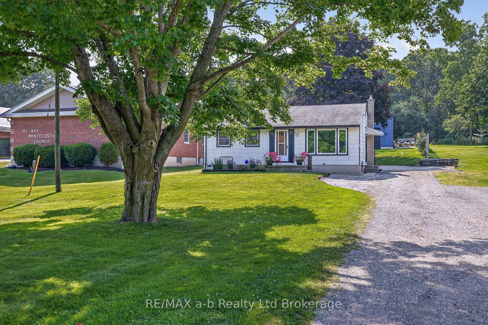 584112 BEACHVILLE Road • South-West Oxford, ON photo 3