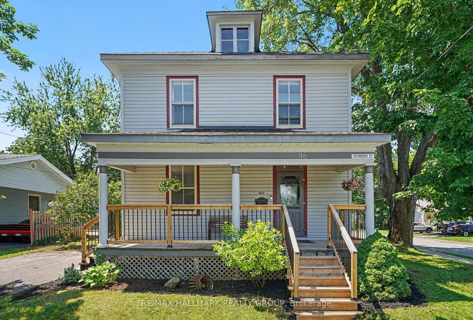 98 Drummond Street E • Perth, ON photo 3