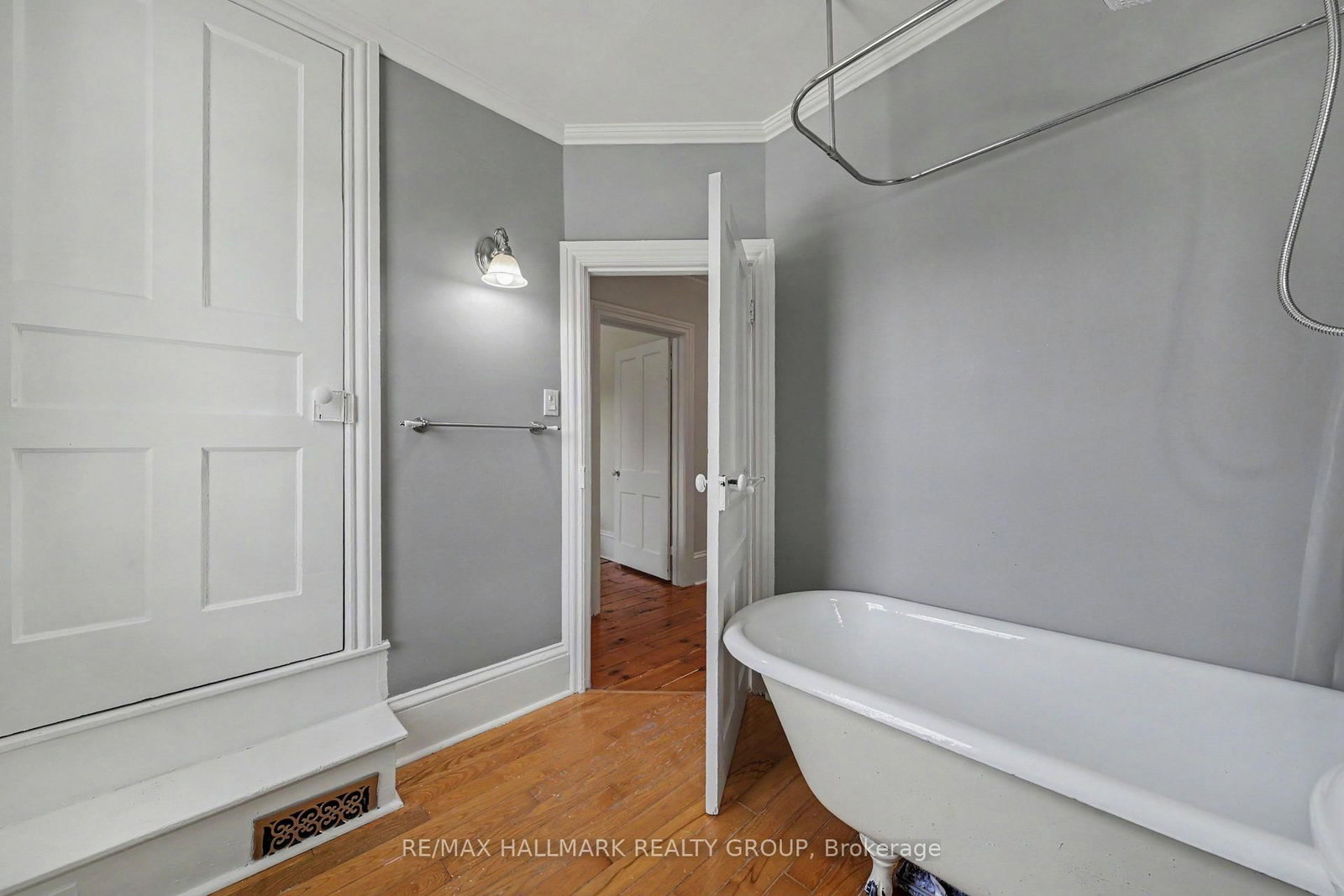 98 Drummond Street E • Perth, ON photo 32