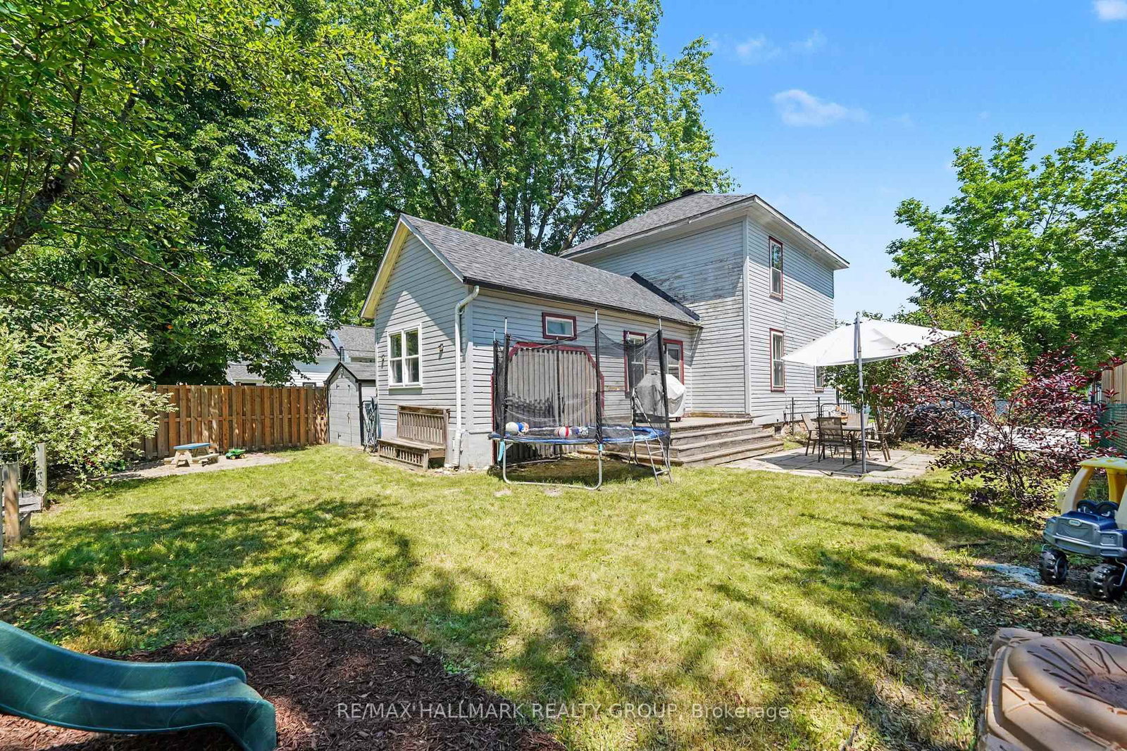 98 Drummond Street E • Perth, ON photo 40